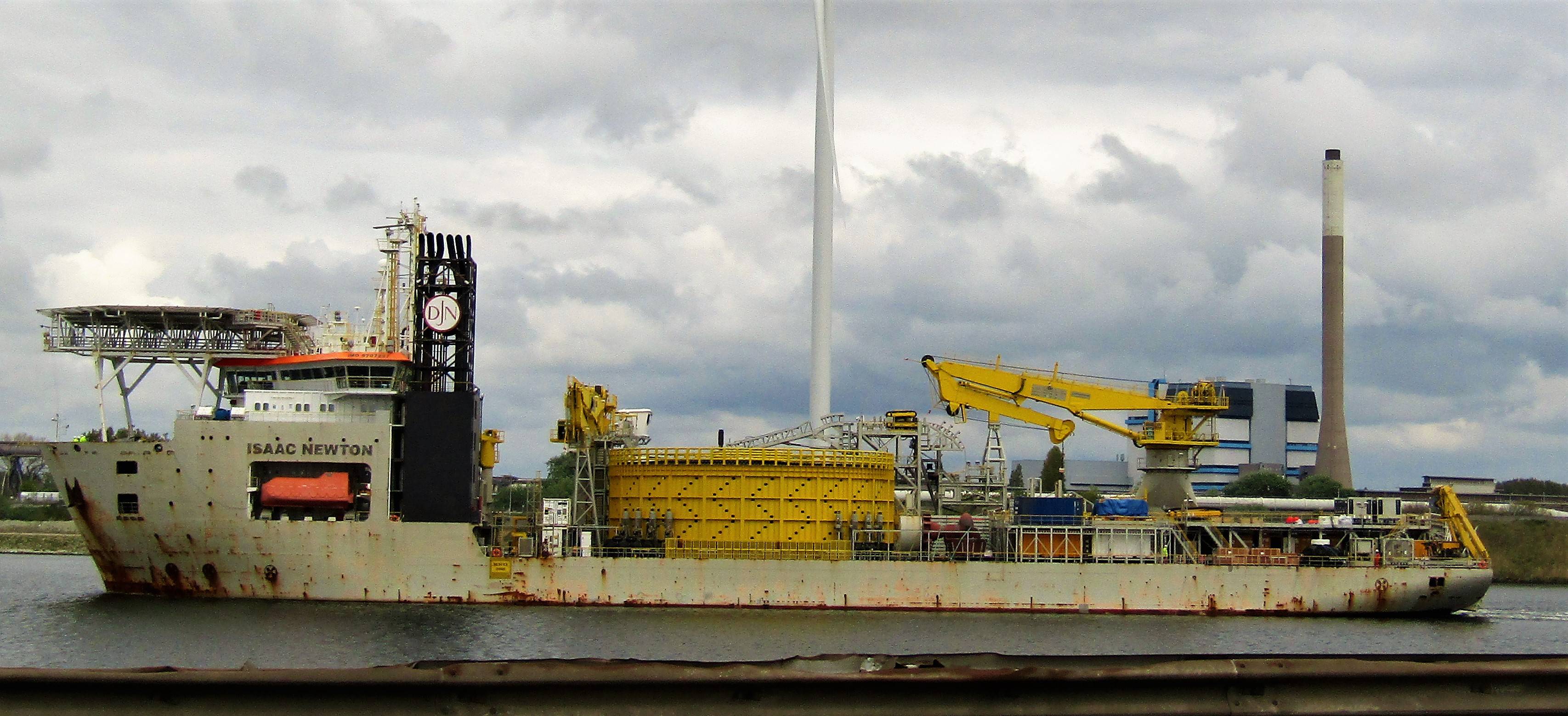 ISAAC NEWTON ISAAC NEWTON