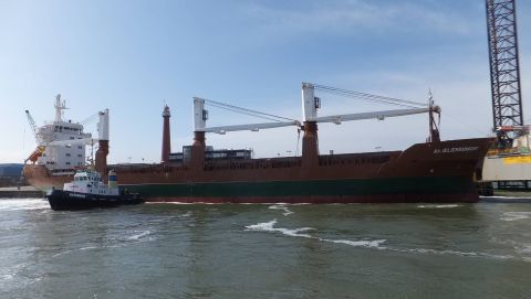Anjeliersgracht in IJmuiden, 9 mei 2015
