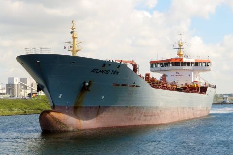 Atlantic Twin in IJmuiden, 20 mei 2015