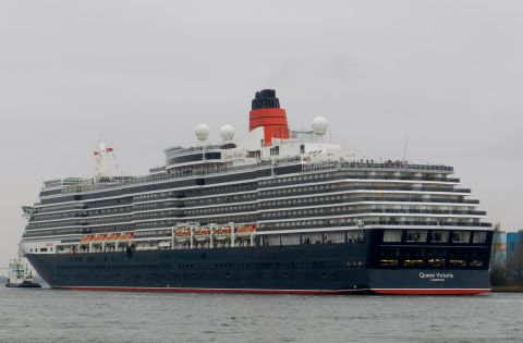 Queen Victoria in IJmuiden, 1 jan 2015
