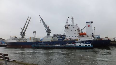 AFRIC STAR in IJmuiden, 1 dec 2015