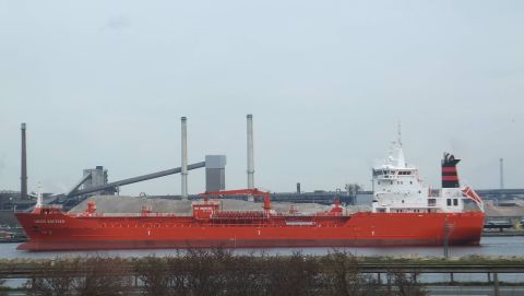 LOUISE KNUTSEN in IJmuiden, 9 apr 2016
