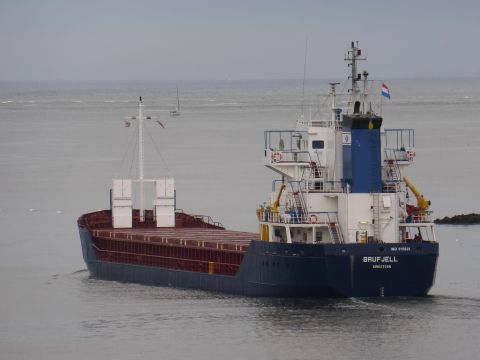 BRUFJELL in IJmuiden, 28 jun 2016