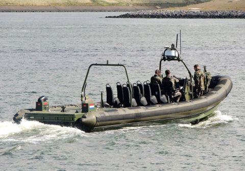 Mariniers Oefenen In Haven IJmuiden