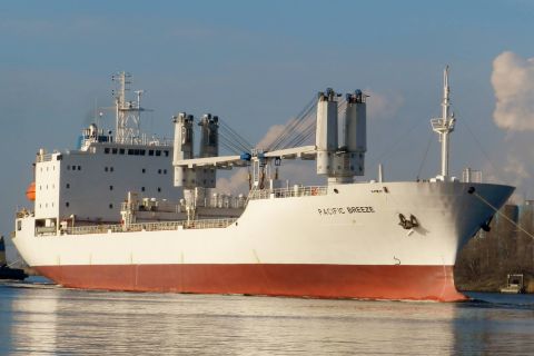 PACIFIC BREEZE in IJmuiden, 17 jan 2017