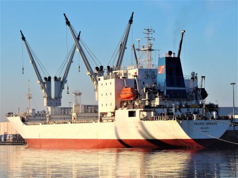 PACIFIC BREEZE in IJmuiden, 19 jan 2017
