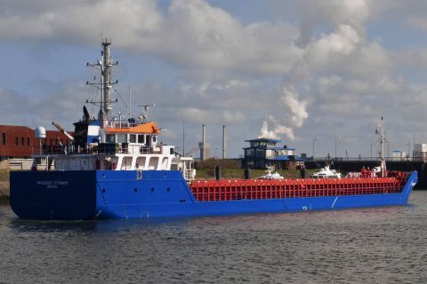 AMADEUS TITANIUM in IJmuiden, 16 mrt 2020