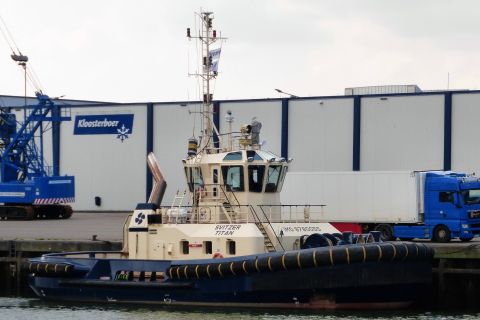 SVITZER TITAN in IJmuiden, 10 jun 2020