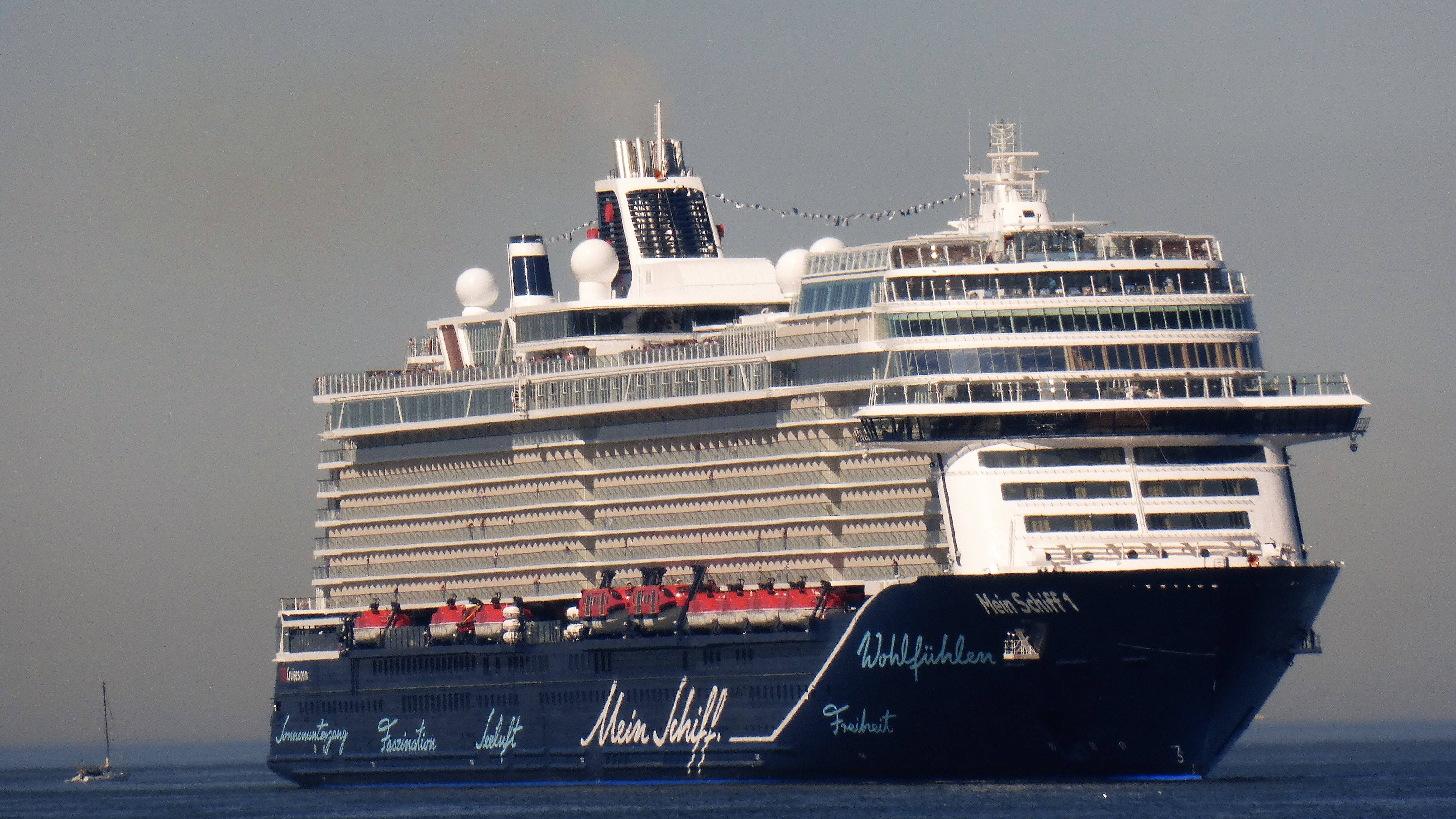 MEIN SCHIFF 1