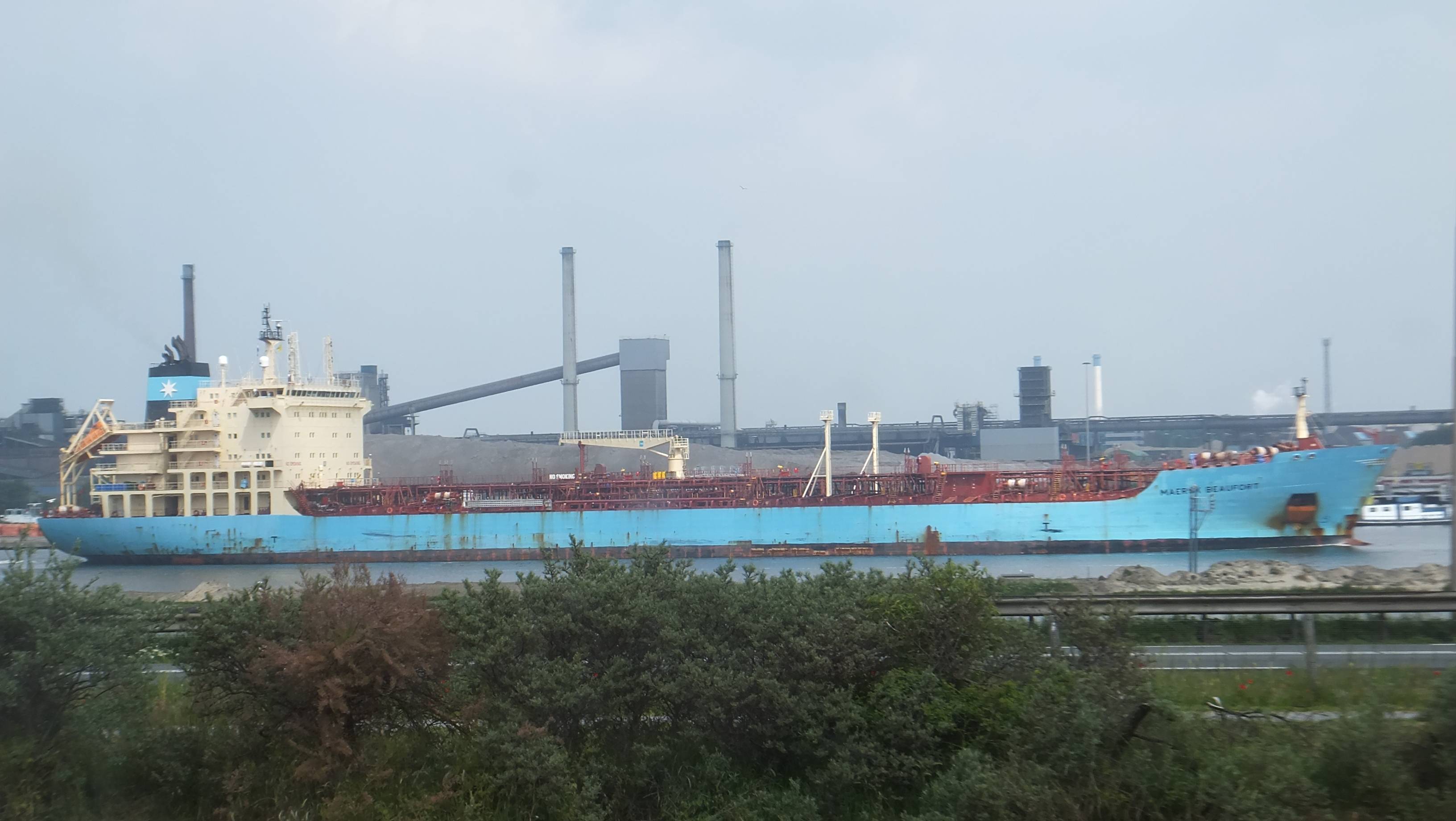 MAERSK BEAUFORT MAERSK BEAUFORT