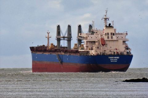 TIGER HEBEI in IJmuiden, 24 dec 2020