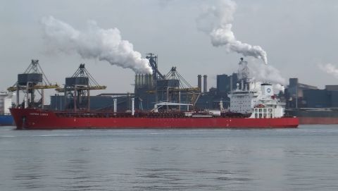 Hafnia Libra in IJmuiden, 8 mei 2015