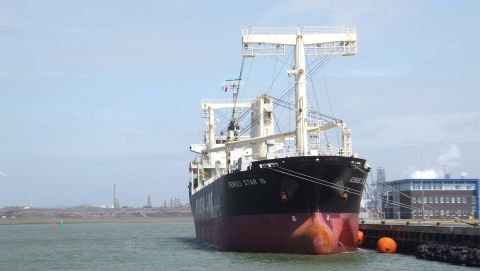 Genius Star XII in IJmuiden, 9 mei 2015