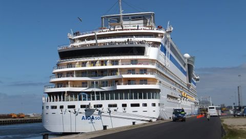 AIDAsol in IJmuiden, 15 mei 2015