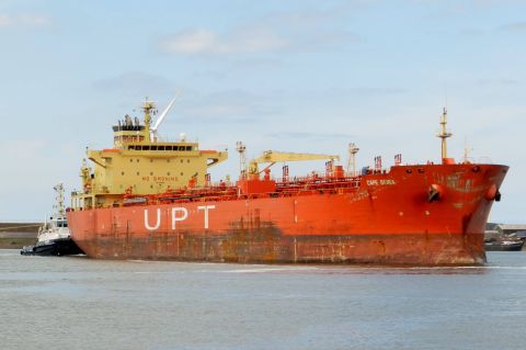 CAPE BEIRA in IJmuiden, 14 mei 2015