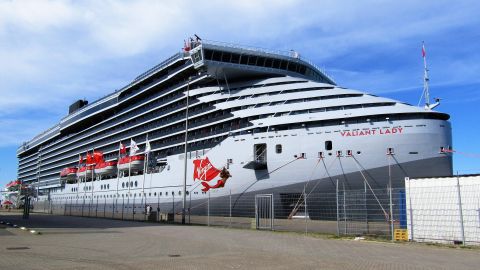 VALIANT LADY in IJmuiden, 18 apr 2022