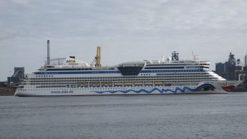 AIDAbella in IJmuiden, 21 mei 2015