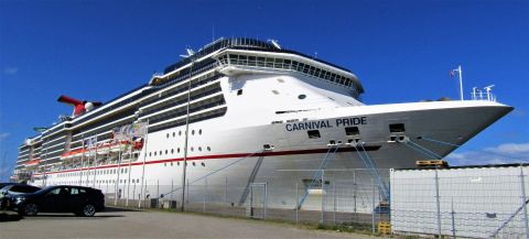 CARNIVAL PRIDE in IJmuiden, 20 jun 2022