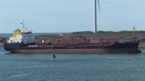 LEMONIA in IJmuiden, 26 mei 2015