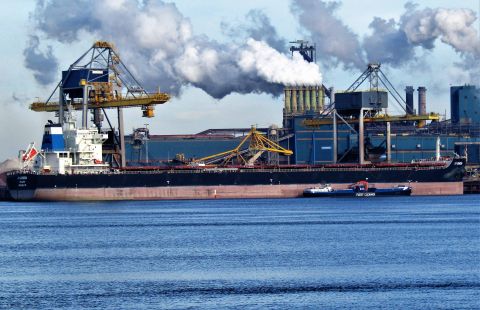 JY LONDON in IJmuiden, 31 okt 2022