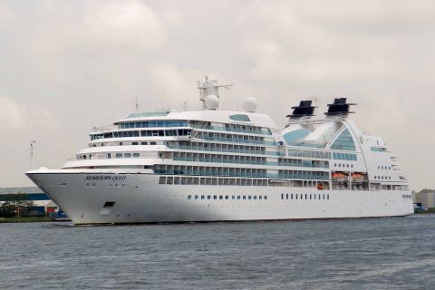 Seabourn Quest in IJmuiden, 27 mei 2015
