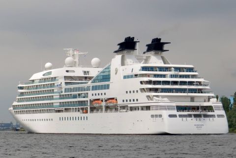 Seabourn Quest in IJmuiden, 27 mei 2015