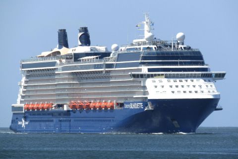 CELEBRITY SILHOUETTE in IJmuiden, 26 mei 2023