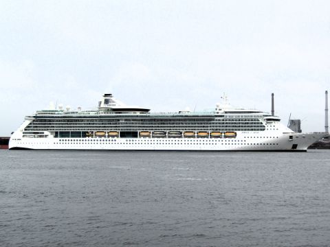 JEWEL OF THE SEAS in IJmuiden, 28 jun 2023