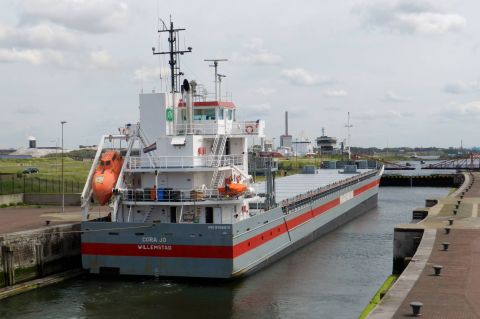 CORA JO in IJmuiden, 1 jun 2015