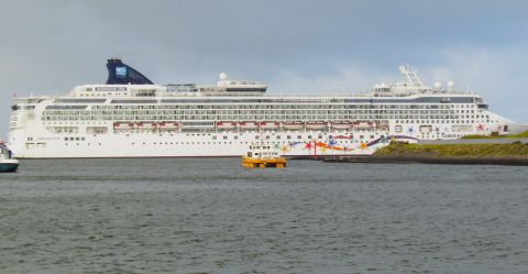 NORWEGIAN STAR in IJmuiden, 7 okt 2024