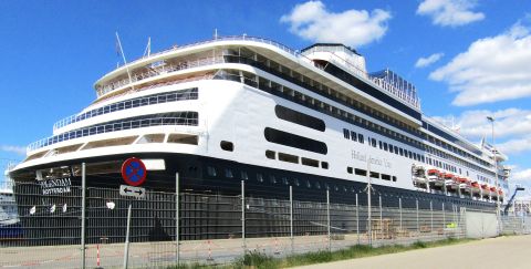VOLENDAM in IJmuiden, 5 mei 2025