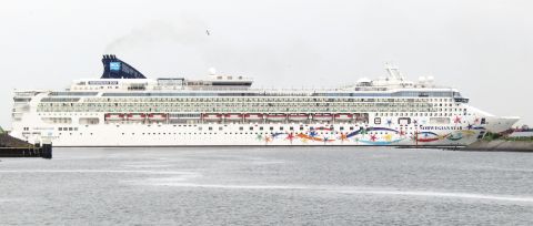 NORWEGIAN STAR in IJmuiden, 8 mei 2026