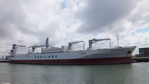 ATLANTIC REEFER in IJmuiden, 19 jun 2015