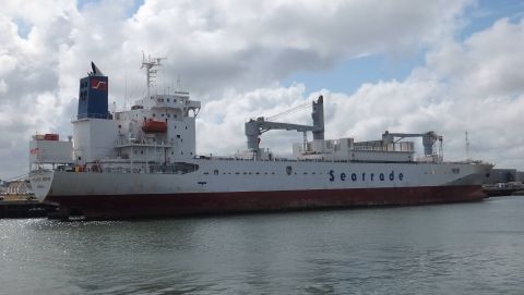 ATLANTIC REEFER in IJmuiden, 19 jun 2015