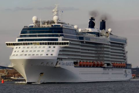 CELEBRITY SILHOUETTE in IJmuiden, 21 jun 2015