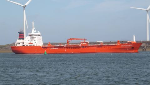 LOUISE KNUTSEN in IJmuiden, 27 jun 2015