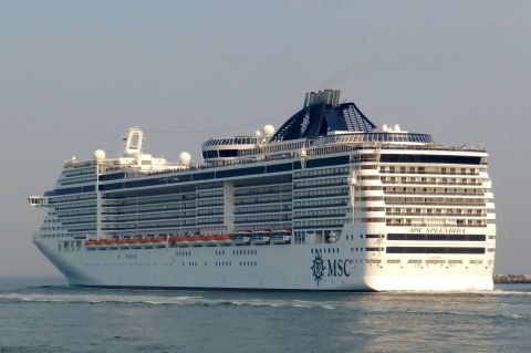 MSC SPLENDIDA in IJmuiden, 2 jul 2015