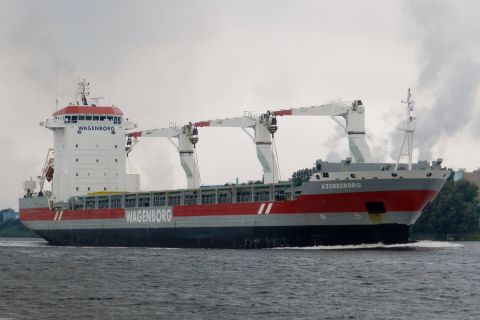 AZORESBORG in IJmuiden, 14 jul 2015