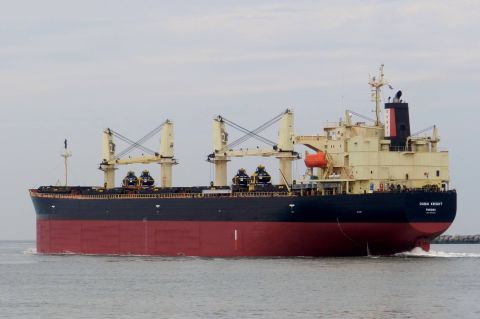 DUBAI KNIGHT in IJmuiden, 20 jul 2015