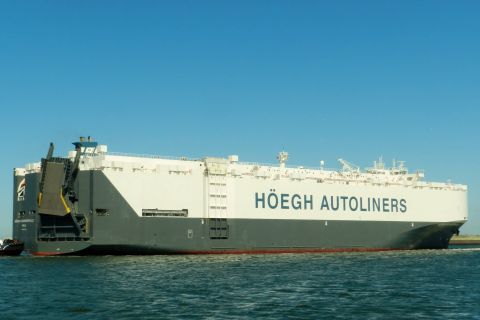 HOEGH JACKSONVILLE in IJmuiden, 21 jul 2015