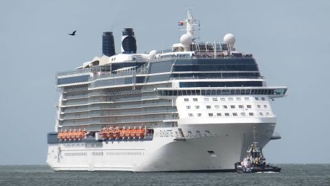 CELEBRITY SILHOUETTE in IJmuiden, 26 jul 2015