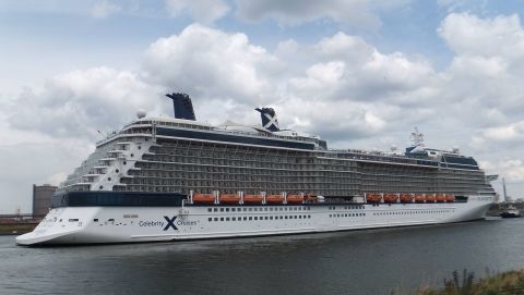CELEBRITY SILHOUETTE in IJmuiden, 26 jul 2015