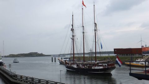 OOSTERSCHELDE in IJmuiden, 24 aug 2015