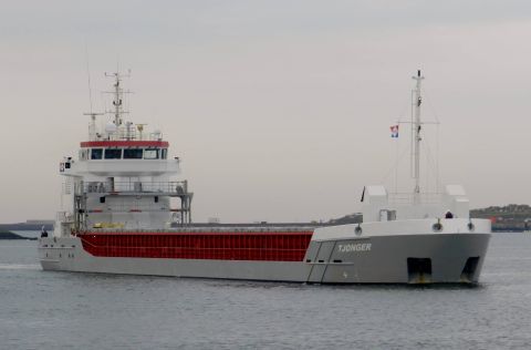 TJONGER in IJmuiden, 12 sep 2015