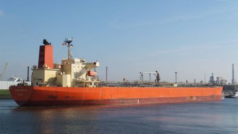 LILAC VICTORIA in IJmuiden, 18 sep 2015