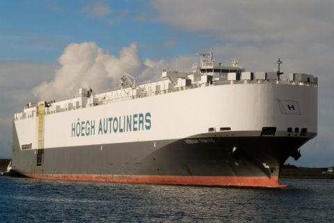 HOEGH TOKYO in IJmuiden, 8 okt 2015