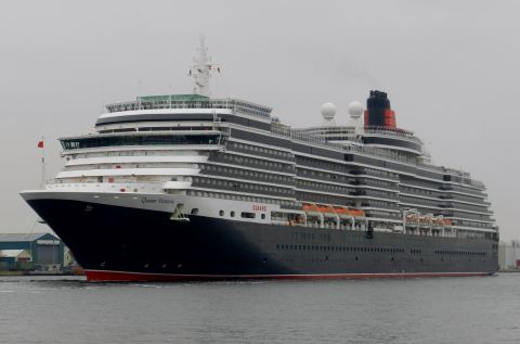 Queen Victoria in IJmuiden, 1 jan 2015