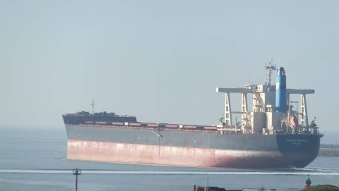 UNITED BREEZE in IJmuiden, 27 okt 2015