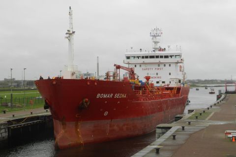 BOMAR SEDNA in IJmuiden, 6 nov 2015