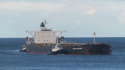 ATLANTIC BRIDGE in IJmuiden, 23 nov 2015